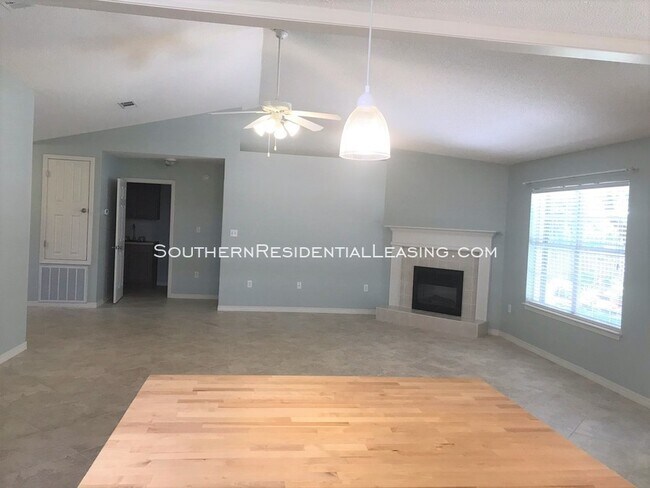 Foto del edificio - 124 Beacon Way ~By Southern