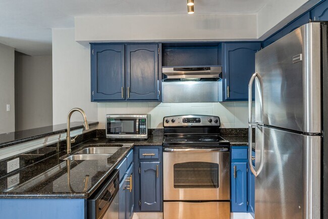 Foto del edificio - 3022 Forest Ln