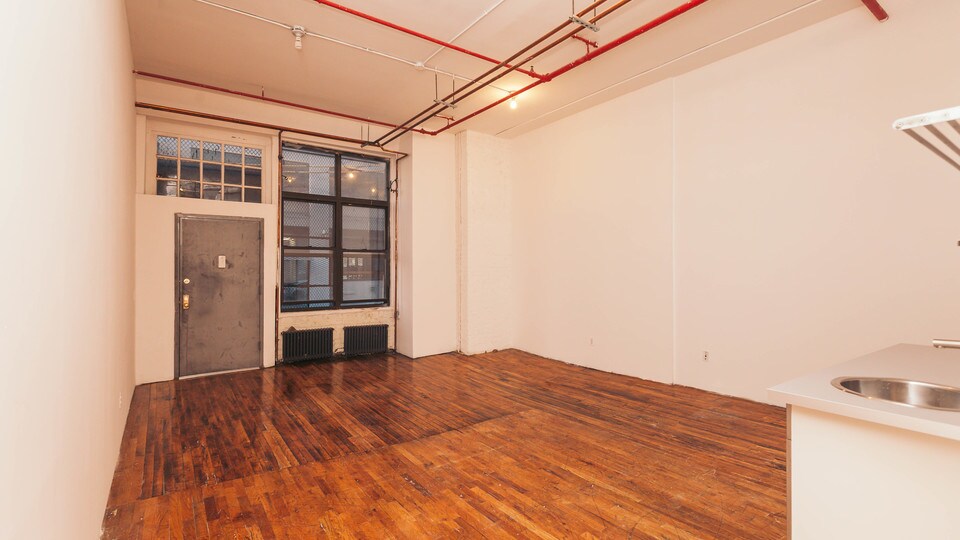 Primary Photo - 28 Scott Ave