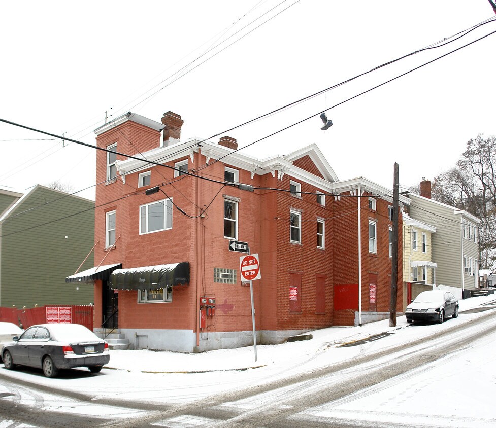 Primary Photo - 1100 Freyburg St