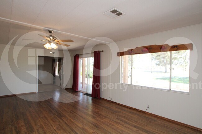 Building Photo - 8935 E Fairway Blvd