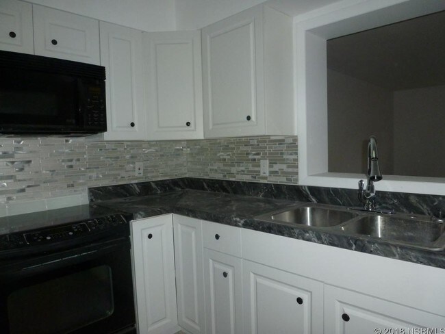 Building Photo - 6 Cunningham Dr