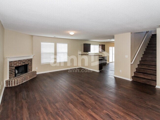 Foto del edificio - 4641 Tulip Creek Drive