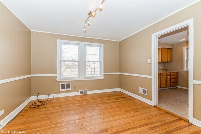 Building Photo - 8850 S Constance Ave