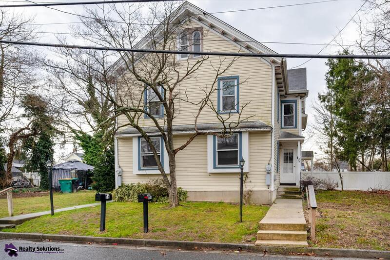 Primary Photo - 16 Center St