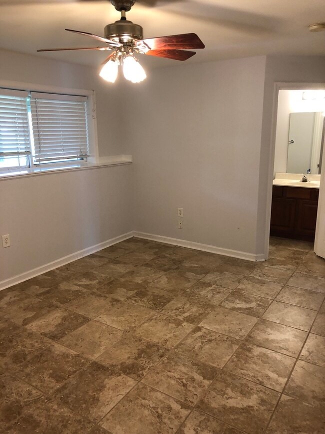 Building Photo - 68 Baltusrol Dr