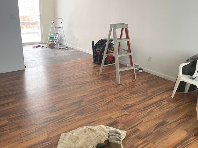 Foto del edificio - 423 Grand Blvd