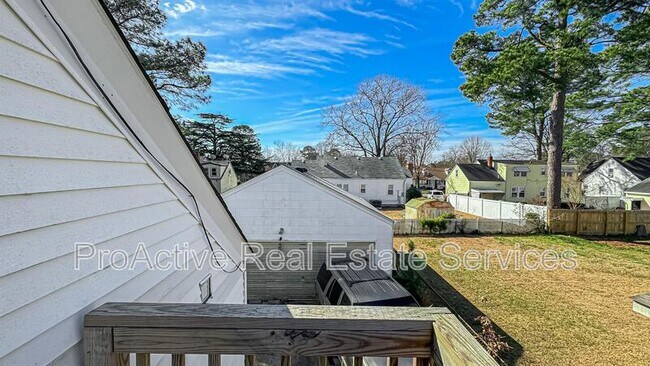 Foto del edificio - 3811 Chatham Cir