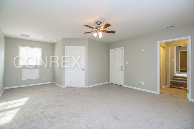 Foto del edificio - 301 Foxcroft Dr