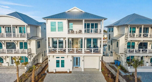 Building Photo - 5940 Gulf Dr