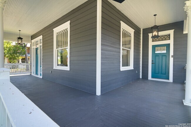 Foto del edificio - 207 Loretta Pl