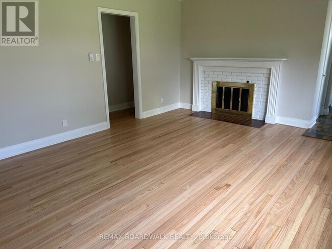 Building Photo - 15 Butterfield Pl