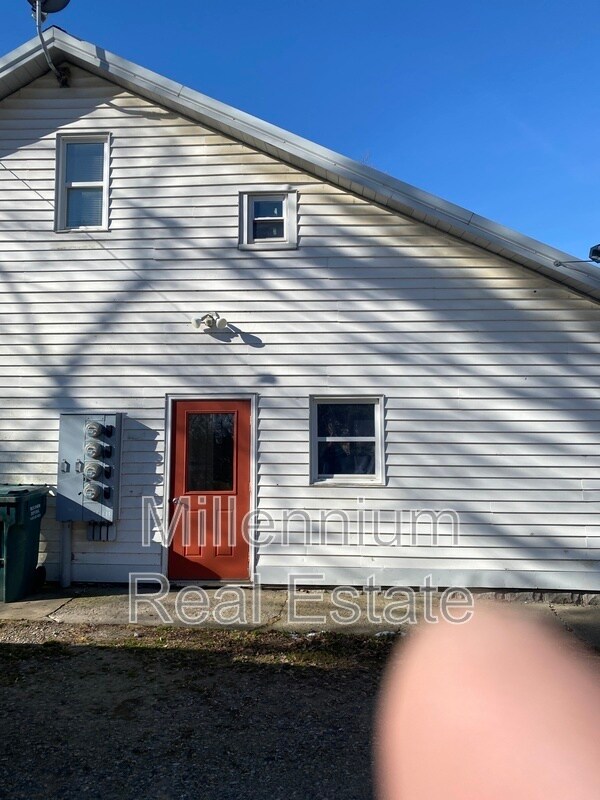 67 Bentley St, Lapeer, MI 48446 Condo for Rent in Lapeer, MI