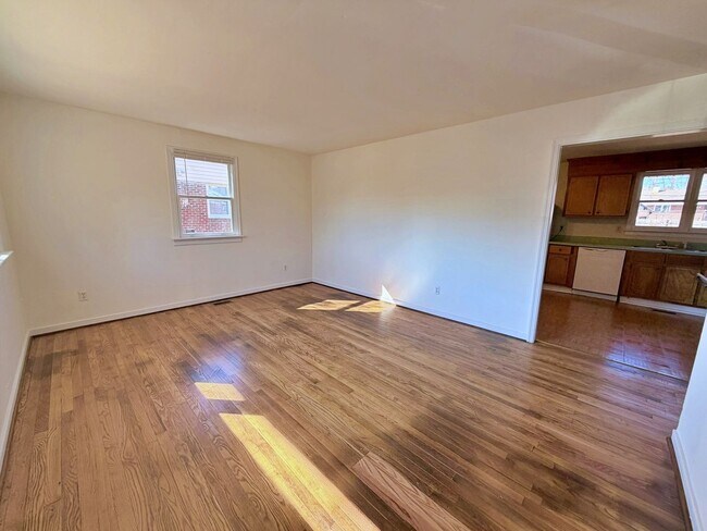 Foto del edificio - 3 Bedroom Brick Rancher in North Chesterfield