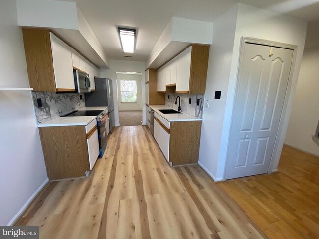 Building Photo - 6603 Colonial Ct