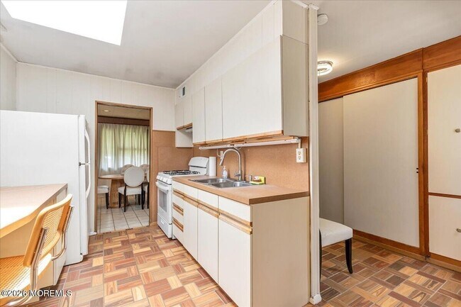 Foto del edificio - 223 West End Ave