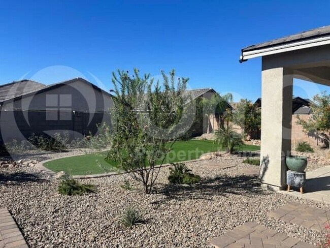 Building Photo - 10701 W Whitehall Dr