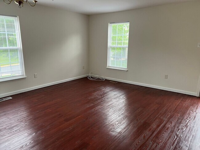 Building Photo - End-Unit Garage Townhome