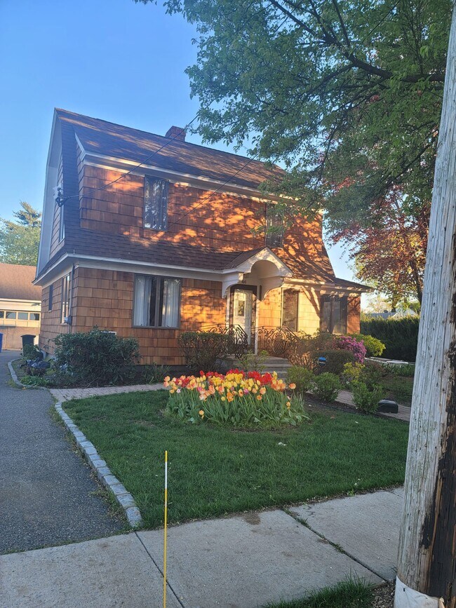 Frente - Casa - 46 Cherry Ln