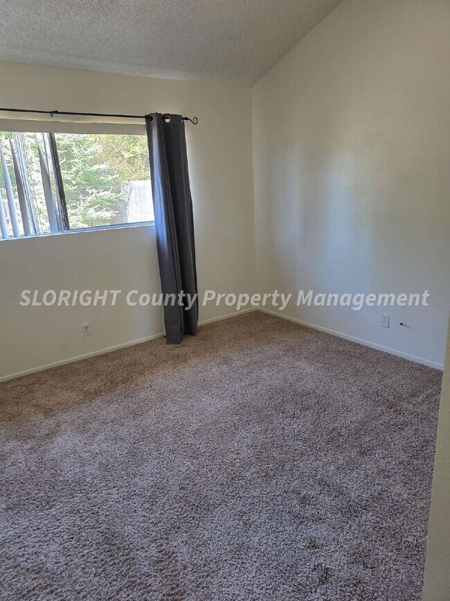 Building Photo - 1388 Cavalier Ln