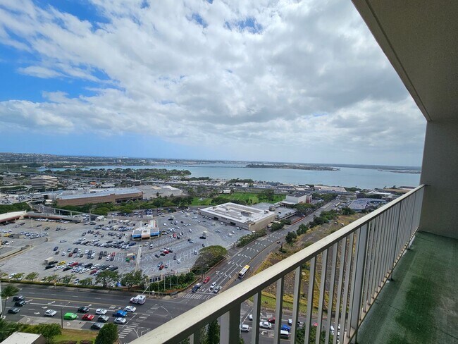 Foto del edificio - Two bedrooms. Newly renovated. Ocean Views