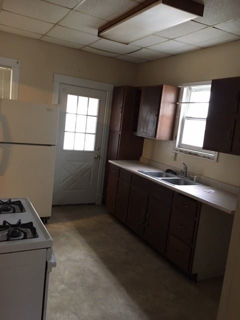 Building Photo - 3 br, 1.5 bath House - 217 North 14th Street
