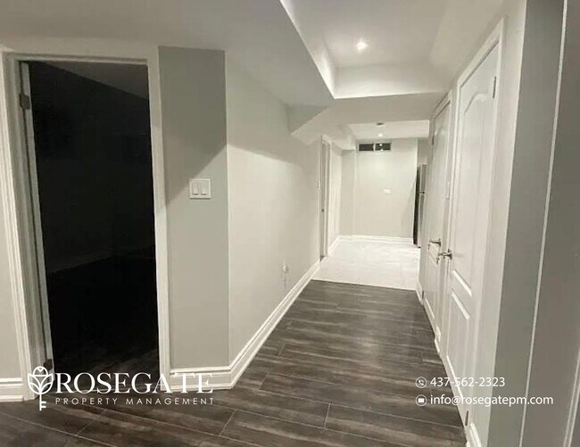 Photo du bâtiment - Modern 2-Bedroom Basement Apartment with In-Unit Laundry – Mississauga