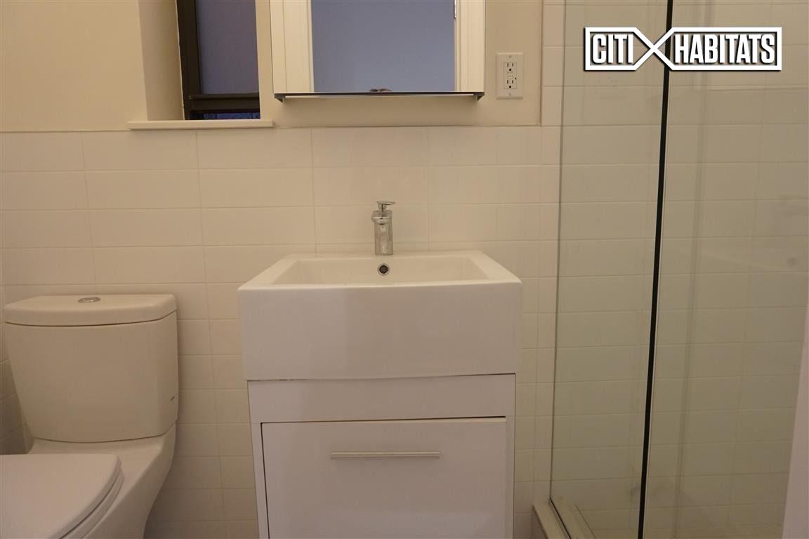Foto del edificio - 335 E 65th St