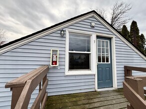 Building Photo - 3170 Lansing Ave NE