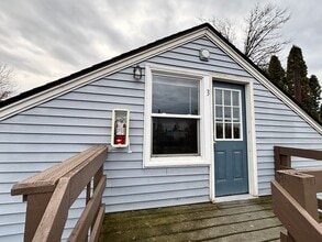 Building Photo - 3170 Lansing Ave NE