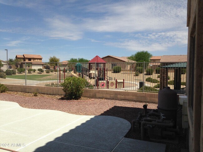 Building Photo - 7184 S Sunrise Way