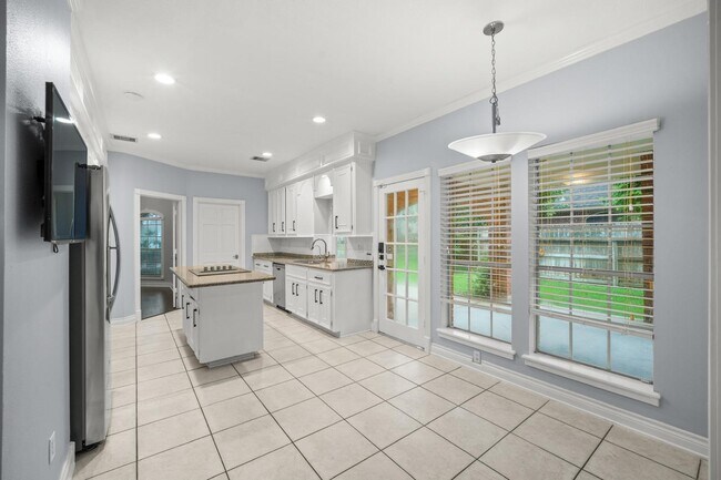 Building Photo - 3622 Springhill Ln