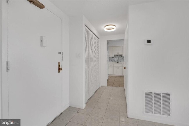 Building Photo - 3709 S George Mason Dr