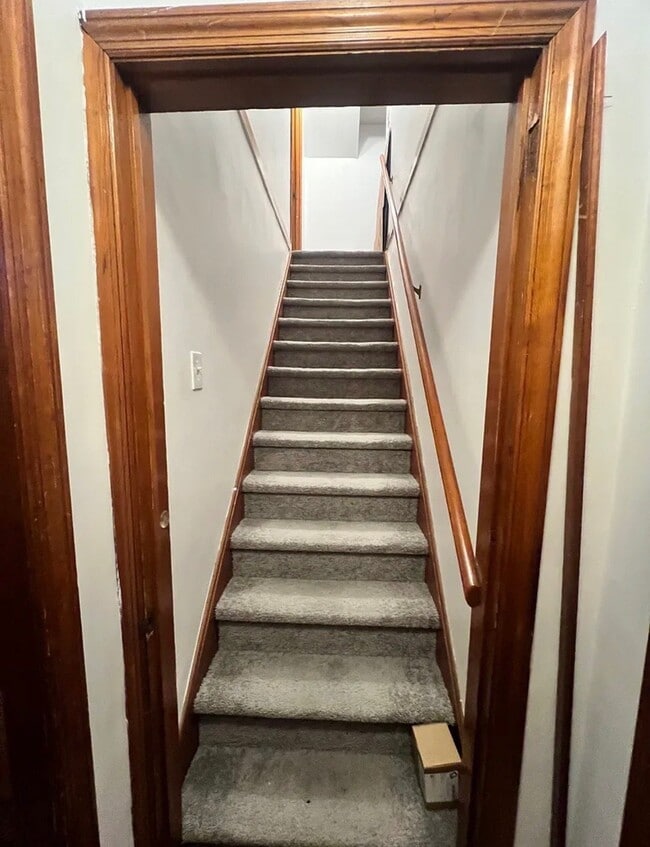 Foto del edificio - 255 Waite Ave