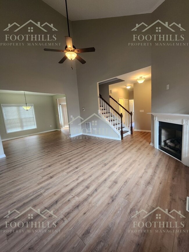 Building Photo - 6 Robert de Brus Cir