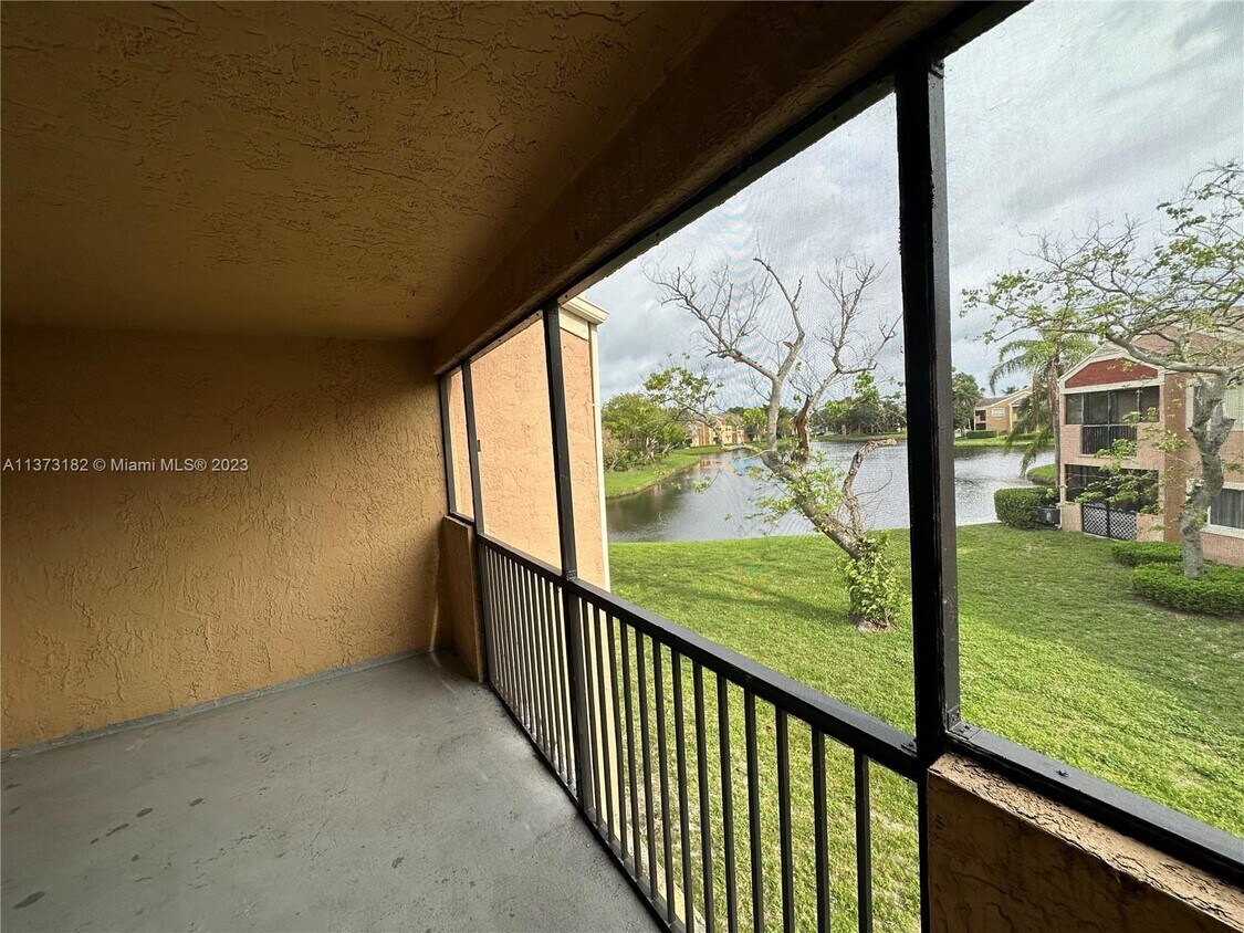 8311 SW 5th St Unit 202, Pembroke Pines, FL 33025 Condo for Rent in