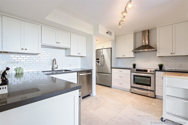 Foto del edificio - 2843 S Bayshore Dr