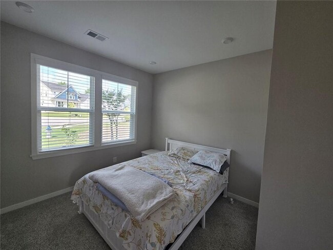Foto del edificio - 121 Linden Ct