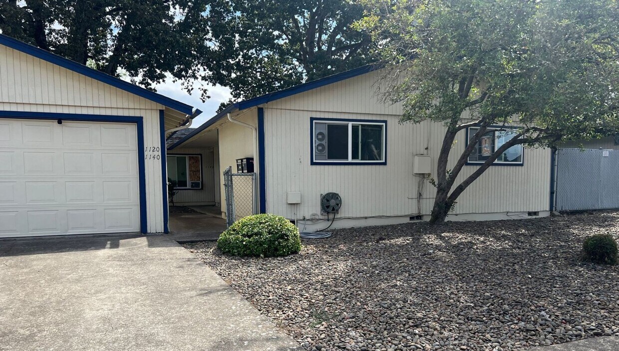 Primary Photo - 1120-1140 18th St SE Salem, OR 97302