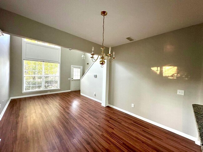 Foto del edificio - 3304 Mannington Dr