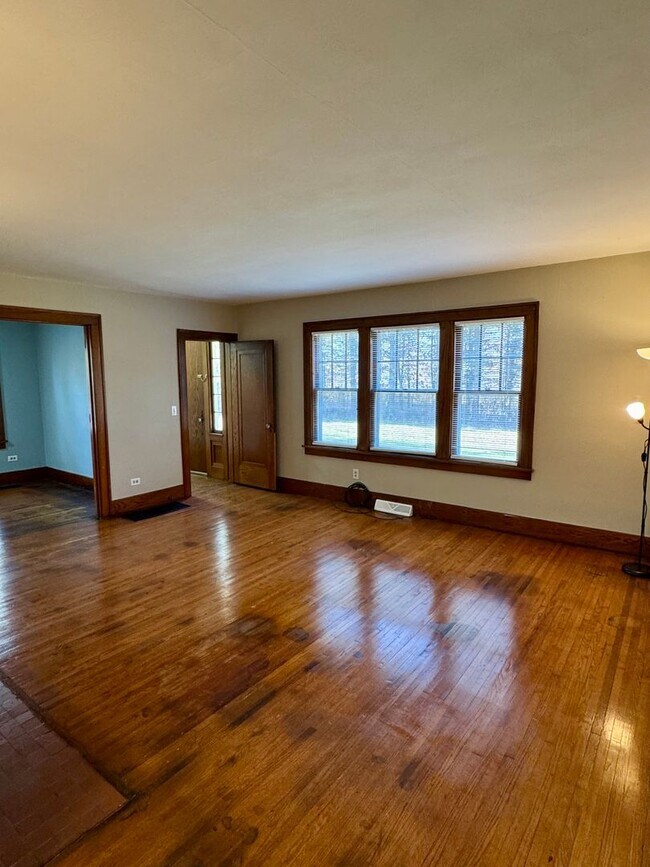 Building Photo - Charming 4-Bedroom Home in Private Setting...