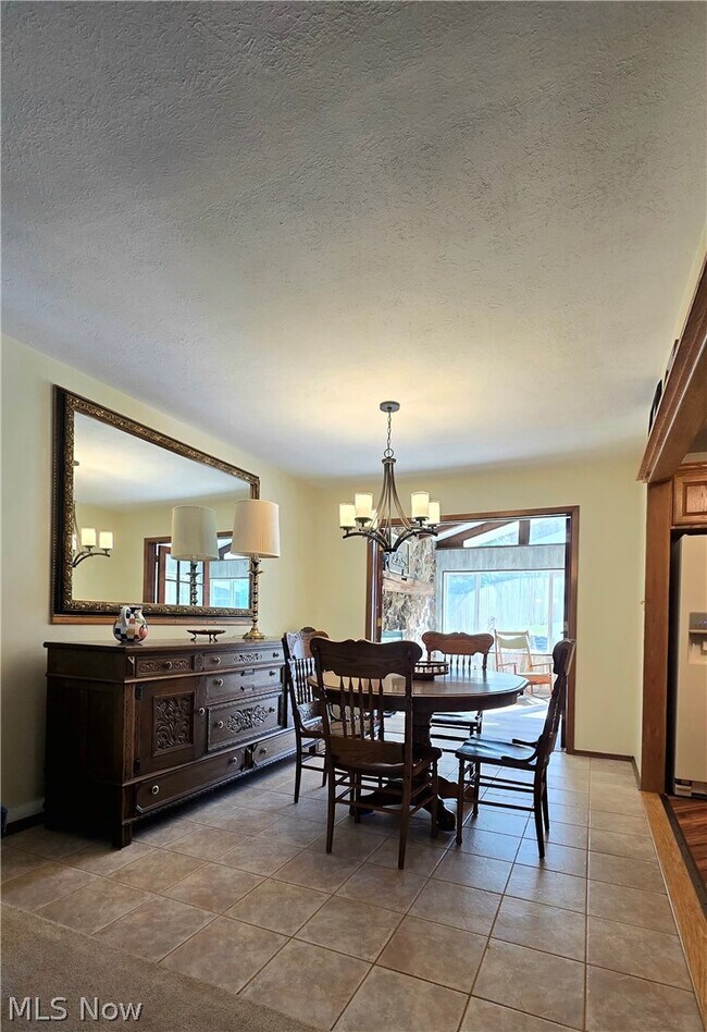 Foto del edificio - 2319 Green Acres Dr