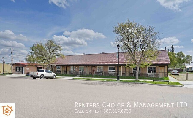 Building Photo - Bachelor Suite, Furnished, Dog Friendly, U...