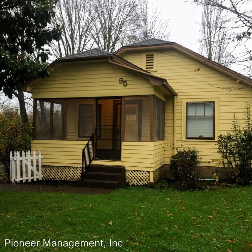 Primary Photo - 95 E Beacon Dr
