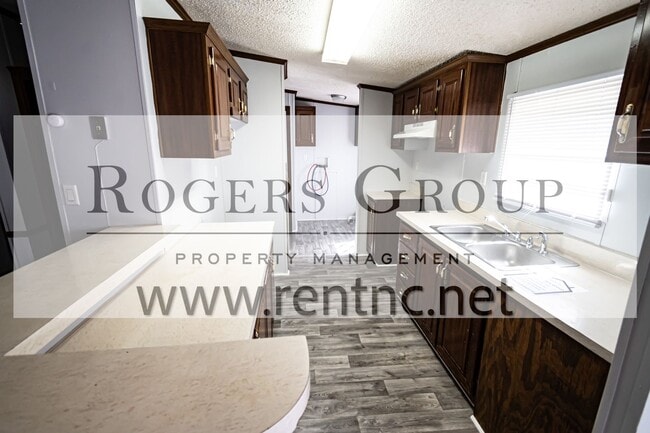 Foto del edificio - 7208 Shep Royster Rd