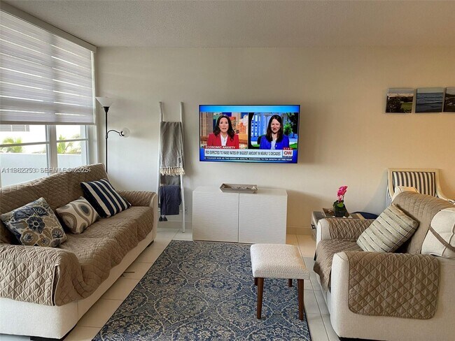 Foto del edificio - 3725 S Ocean Dr