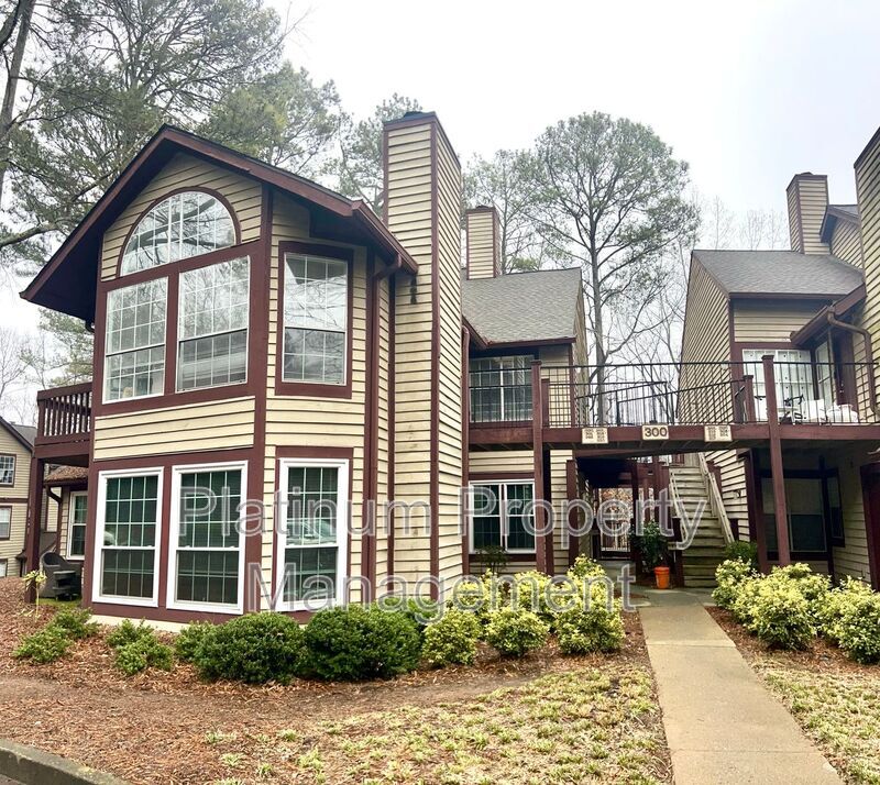 Primary Photo - 320 Hawkstone Way