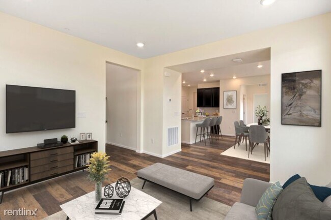 Building Photo - 3 br, 2.5 bath House - 402 Vicot Way