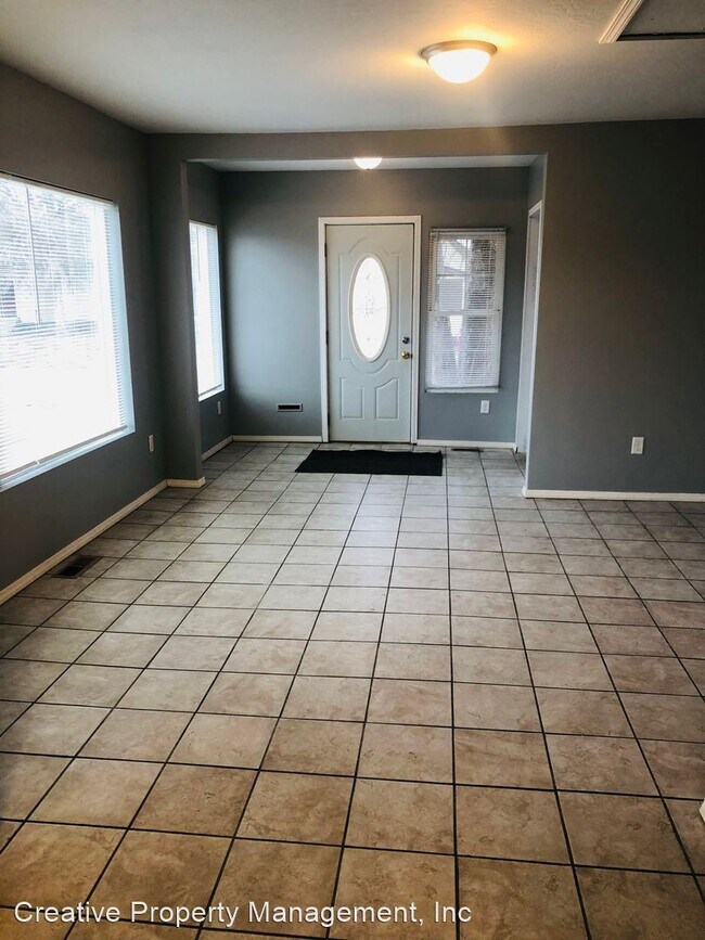 Foto del edificio - 2 br, 2 bath House - 311 5th Ave NW