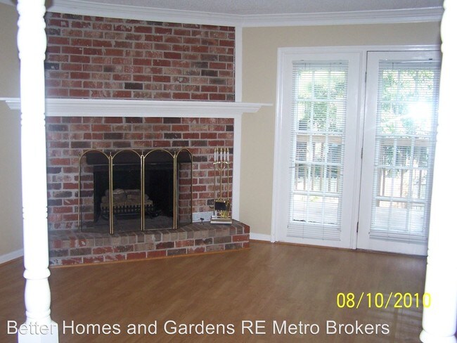 Building Photo - 2 br, 2.5 bath Apartment - 5039 Bell Drive